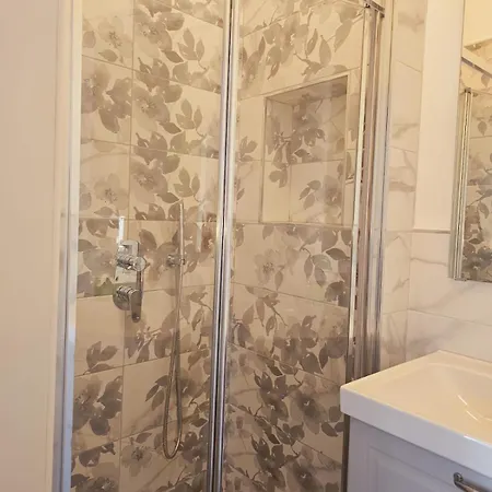 Apartamento Queen Chic 2 *
